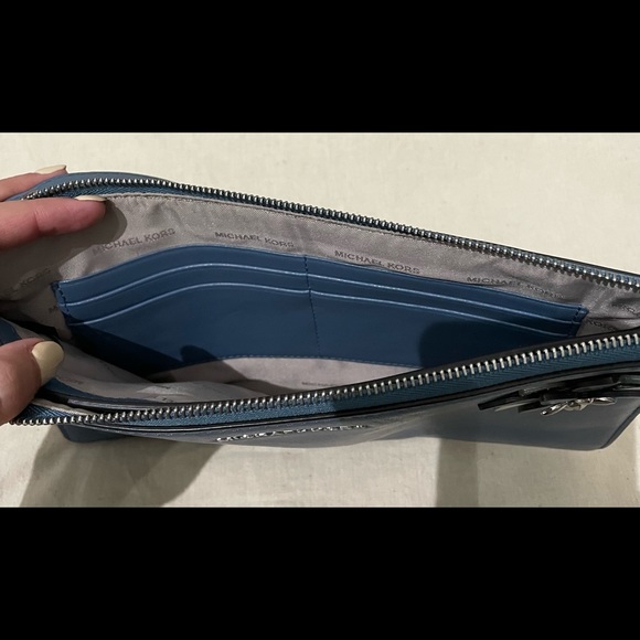 Michael Kors Clutch - Picture 4 of 8